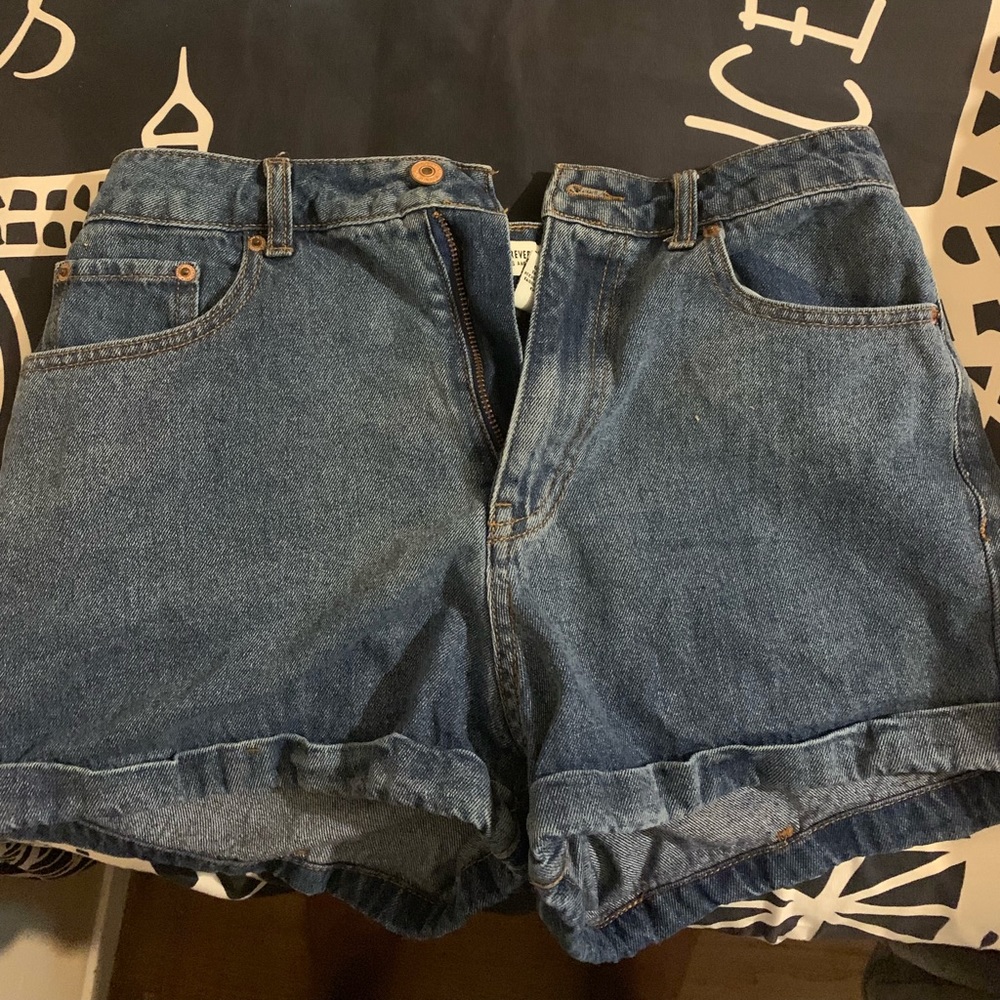 FOREVER 21 BLUE JEAN SHORTS. AWESOME CONDITION